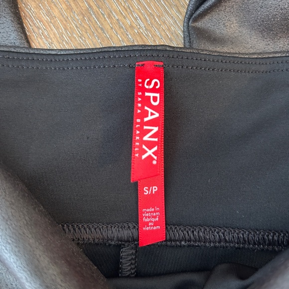 SPANX faux leather women’s Black High-Rise Leggings size small - Picture 8 of 9